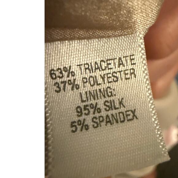 St. John Women’s Beige Tailored Trousers Silk Lined Straight Leg USA Size 14 - Picture 5 of 6